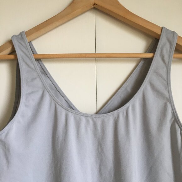 Vintage Ice Blue Grey Stretchy Seamless V-Neck Tank Top - Picture 6 of 11